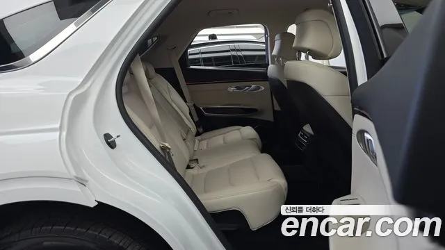 Genesis GV70 — Фото автомобиля 12