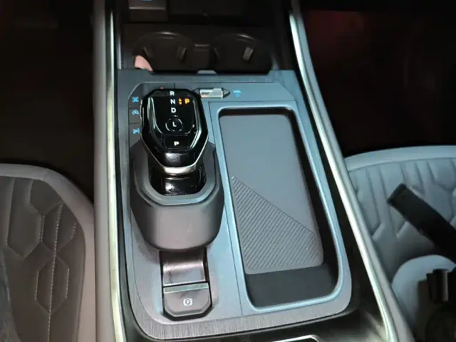 Ford Edge — Фото автомобиля 13