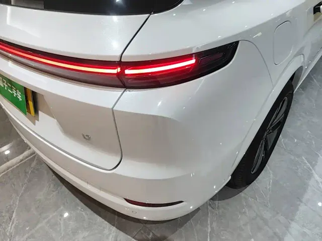 Li Auto L7 — Фото автомобиля 7
