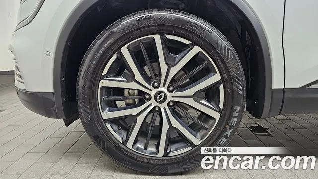 Renault-KoreaSamsung QM6 Новый QM6 2.0 LPe RE Signature 2WD — Фото автомобиля 5
