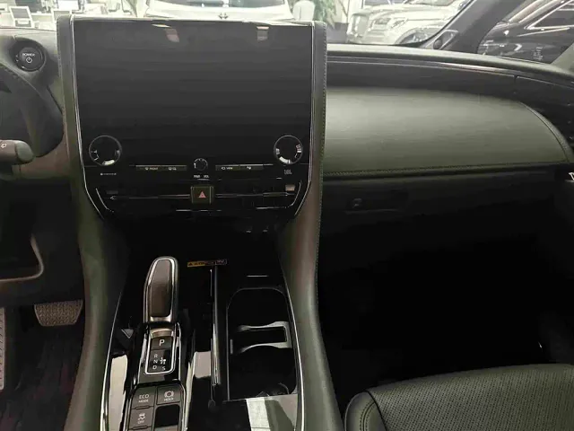 Toyota Vellfire — Фото автомобиля 8