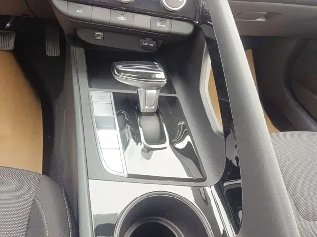 Hyundai Elantra — Фото автомобиля 13