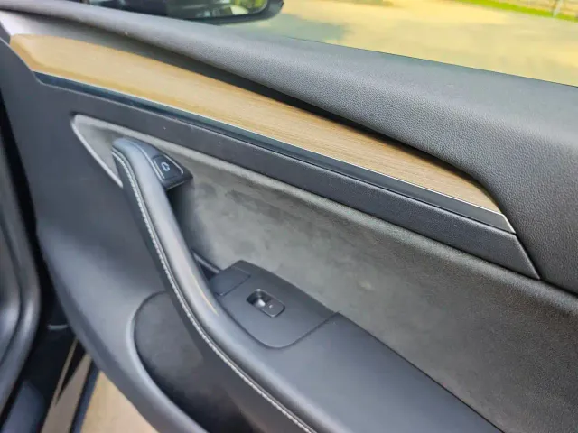 Tesla Model Y — Фото автомобиля 14