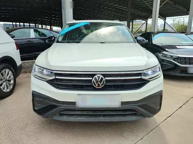 Volkswagen Tiguan L — Фото автомобиля 2