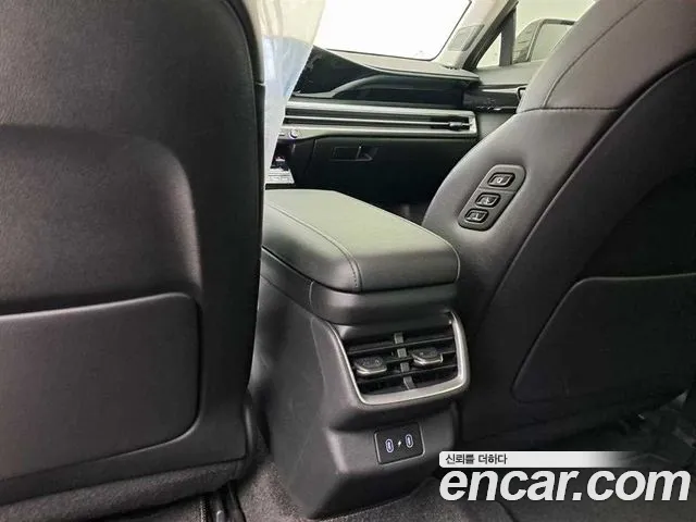 Hyundai Grandeur GN7 — Фото автомобиля 16