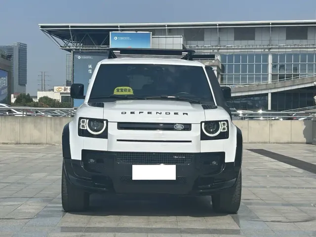 Land Rover Defender — Фото автомобиля 2