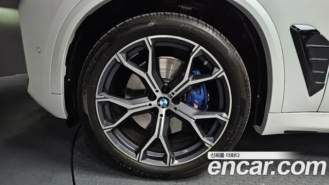 BMW X5 xDrive 40i M Sport — Фото автомобиля 5