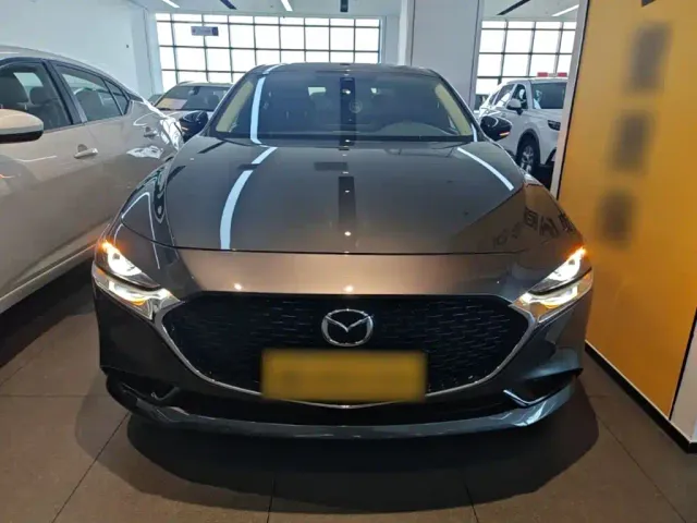Mazda Axela — Фото автомобиля 2