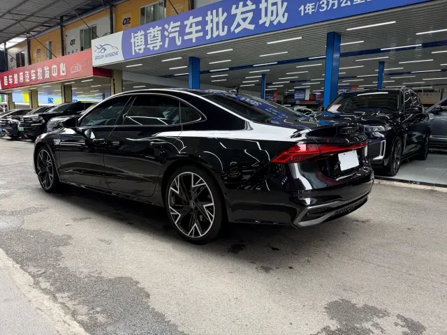 Audi A7L — Фото автомобиля 22