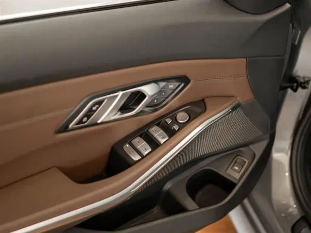 BMW 3 Series — Фото автомобиля 12