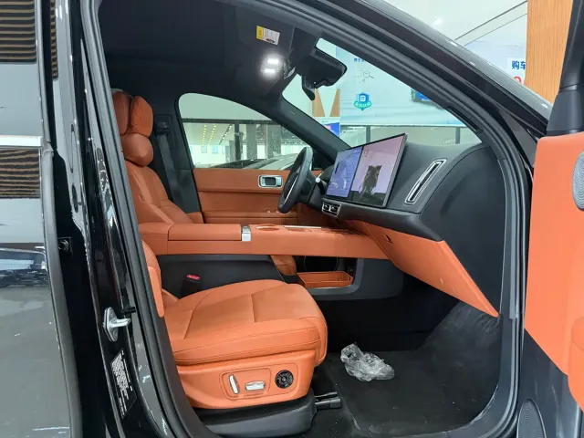 Li Auto Li Auto L6 2025 Pro Smart Renewal Edition — Фото автомобиля 11