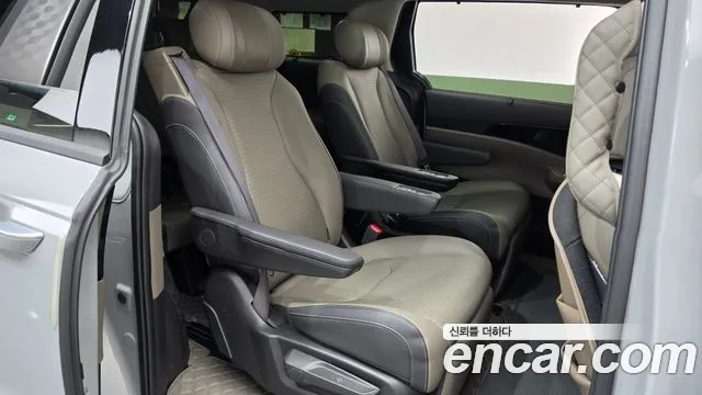 Kia Carnival — Фото автомобиля 17