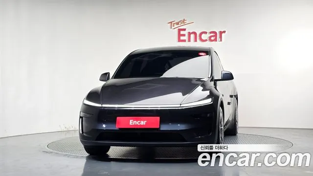 Tesla Model Y — Фото автомобиля 3