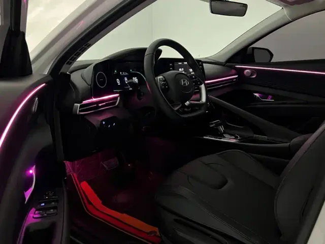 Hyundai Elantra — Фото автомобиля 14
