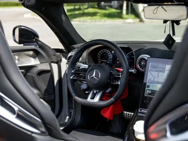 Mercedes-Benz Mercedes-Benz SL-Class AMG 2024 AMG SL 63 4MATIC+ — Фото автомобиля 4