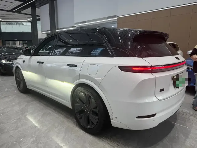 Li Auto L7 — Фото автомобиля 10