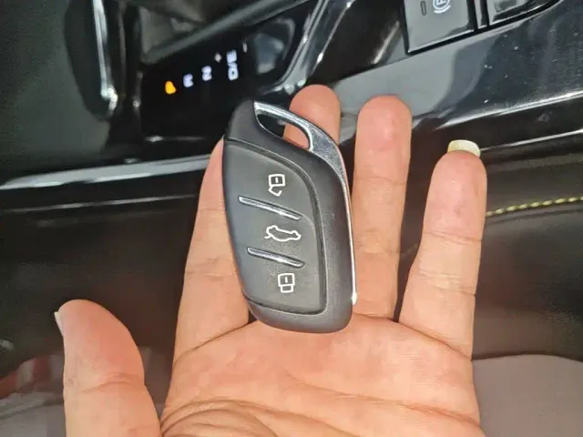 Roewe i5 — Фото автомобиля 8
