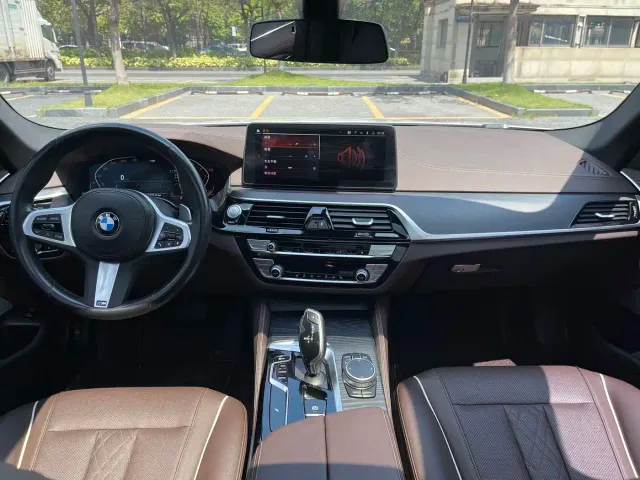 BMW 5 Series — Фото автомобиля 7