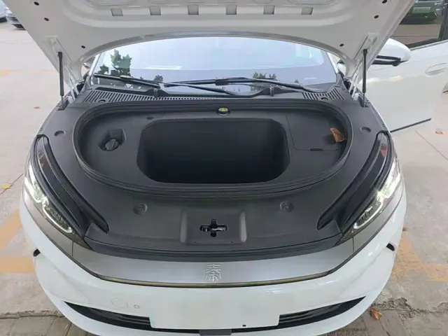 BYD Qin L — Фото автомобиля 19