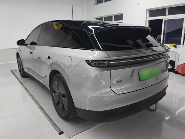 Li Auto i6 — Фото автомобиля 4