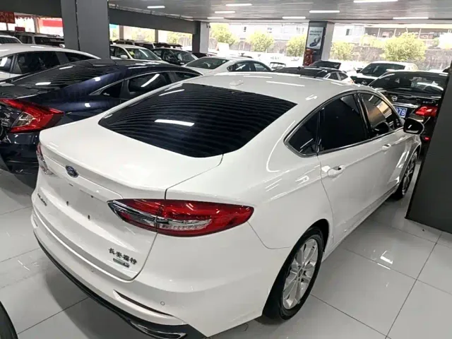 Ford Mondeo — Фото автомобиля 6