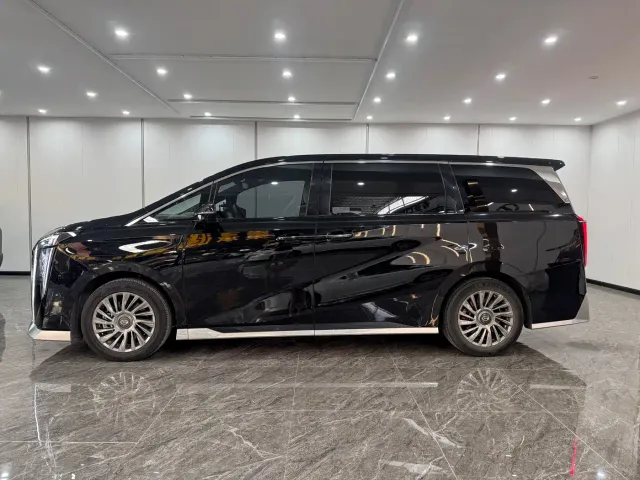 GAC Trumpchi M8 — Фото автомобиля 4