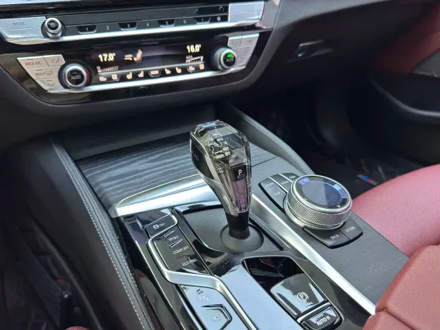 BMW 5 Series — Фото автомобиля 9