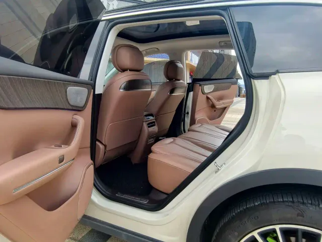 Leapmotor C11 — Фото автомобиля 12