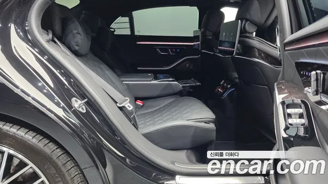 Mercedes-Benz S-Class — Фото автомобиля 12