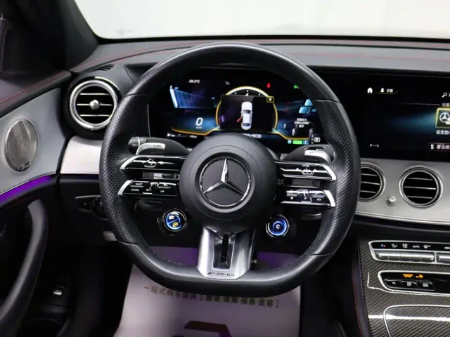Mercedes-Benz E-Class AMG — Фото автомобиля 15