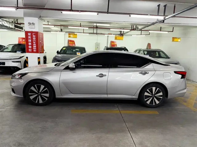 Nissan Teana — Фото автомобиля 3