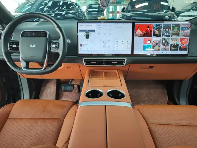 Li Auto L8 — Фото автомобиля 2
