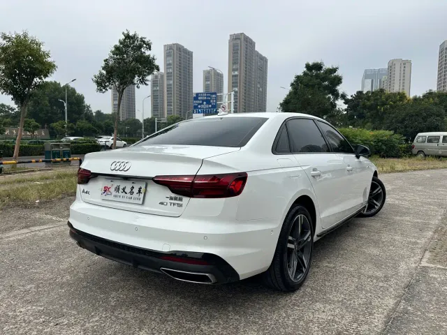 Audi A4L — Фото автомобиля 5