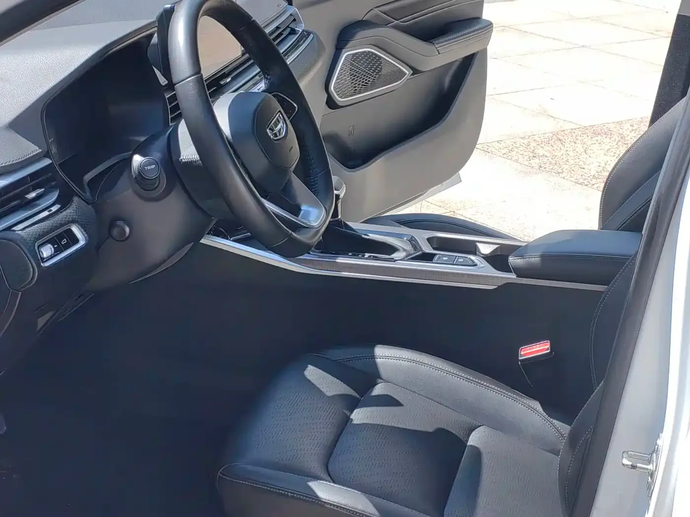 Geely Emgrand 2022 4th Generation 1.5L CVT Luxury — Фото автомобиля 9