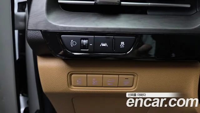 Kia Carnival Generation 4 — Фото автомобиля 24