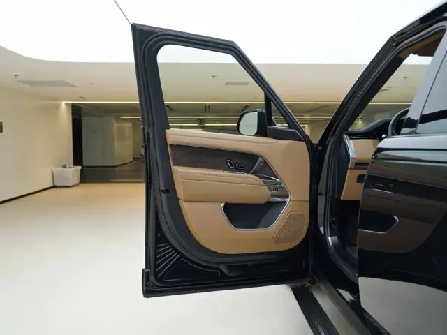 Land Rover Range Rover — Фото автомобиля 19