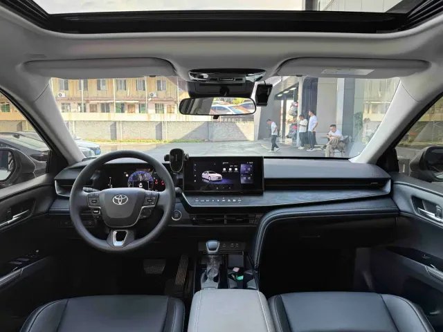Toyota Camry — Фото автомобиля 5