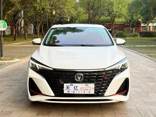 Changan Eado — Фото автомобиля 2