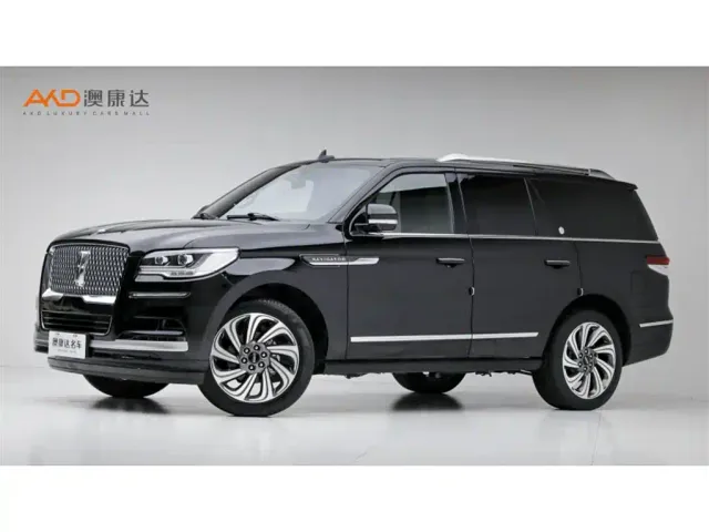 Фотография автомобиля — Lincoln Navigator