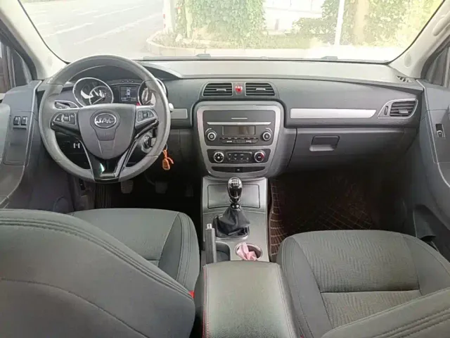 JAC Motors JAC T6 — Фото автомобиля 5