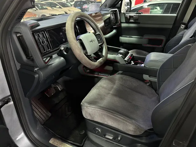 BYD FangChengBao Leopard 5 — Фото автомобиля 5