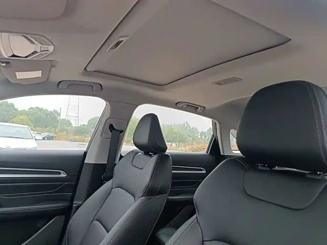 Geely Emgrand — Фото автомобиля 17