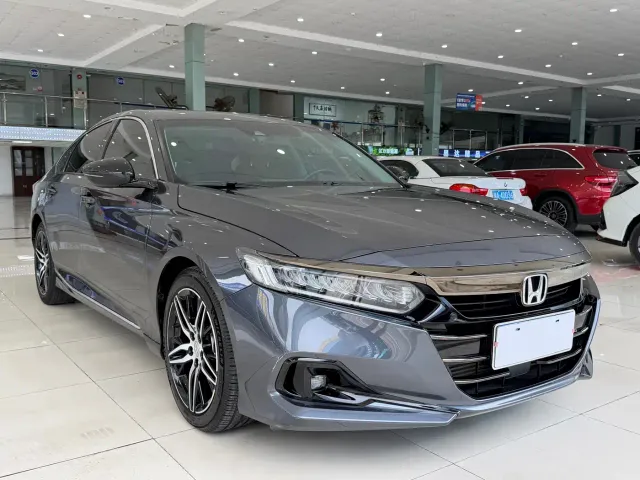 Honda Accord — Фото автомобиля 3