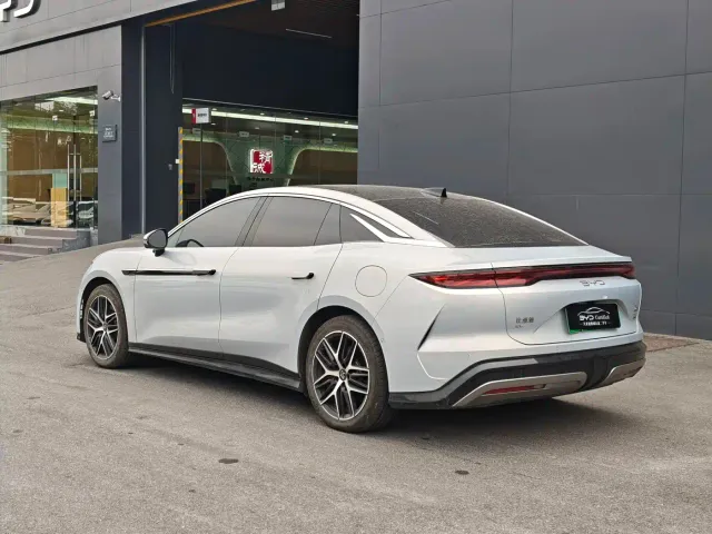 BYD Han L — Фото автомобиля 9
