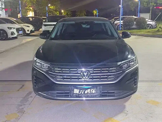 Volkswagen Passat — Фото автомобиля 2