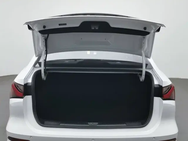 Roewe i5 — Фото автомобиля 16