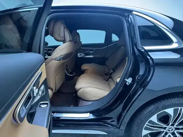 Mercedes-Benz E-Class — Фото автомобиля 9