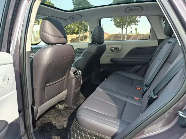 Leapmotor B10 — Фото автомобиля 5