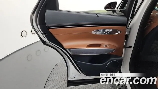 Genesis GV70 3.5T Бензин AWD — Фото автомобиля 25