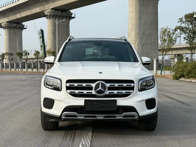 Фотография автомобиля — Mercedes-Benz GLB-Class
